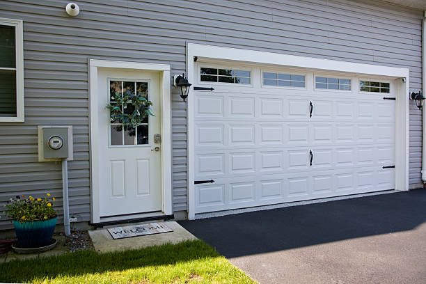 24/7 Emergency Garage Door Panel Replacement experts in Worcester County County, MA